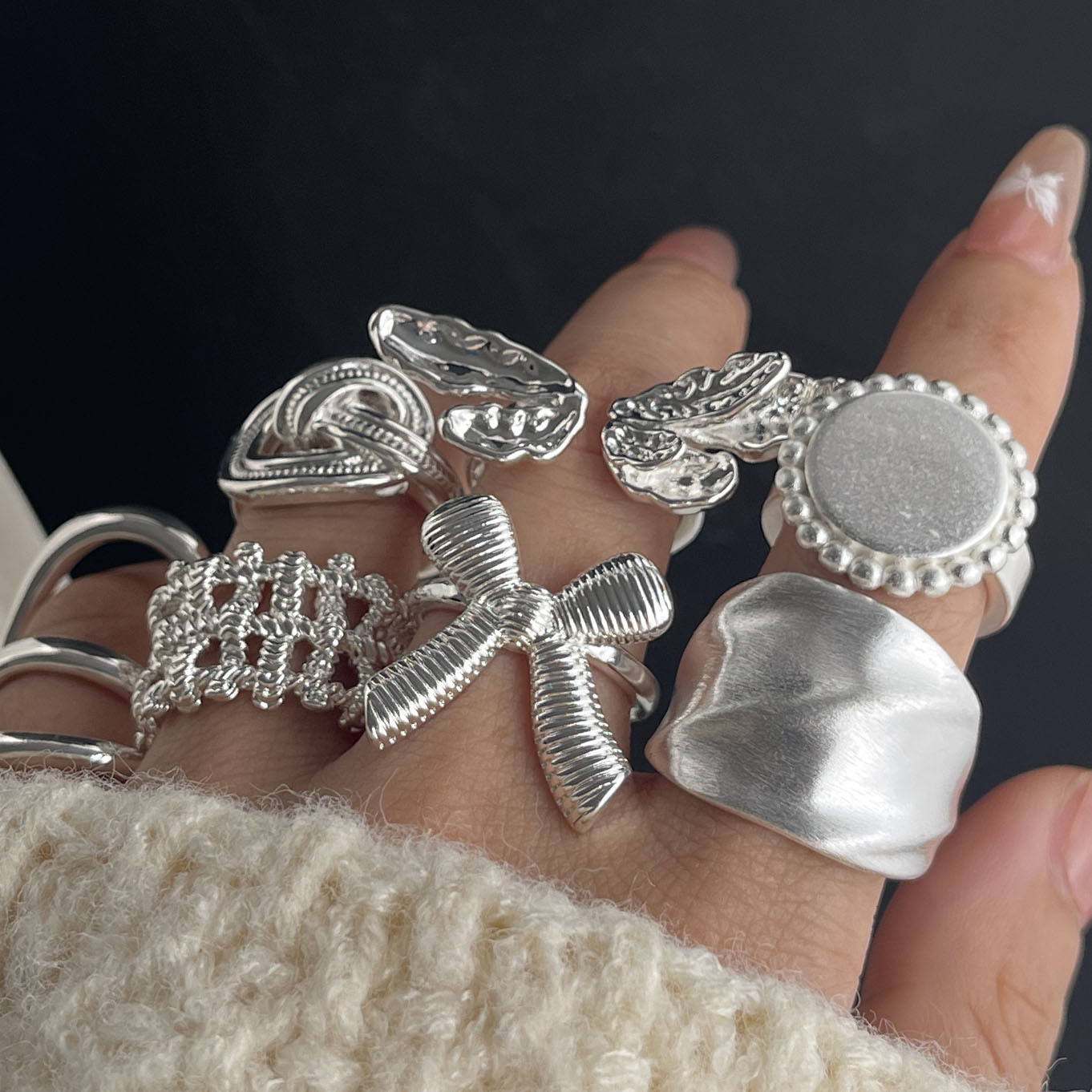 Tie Clip Silver - 925 スターリングシルバーリング女性のための幾何学的なファインジュエリー指調節可能なシンプルな弓の形のリングパーティー誕生日ギフト