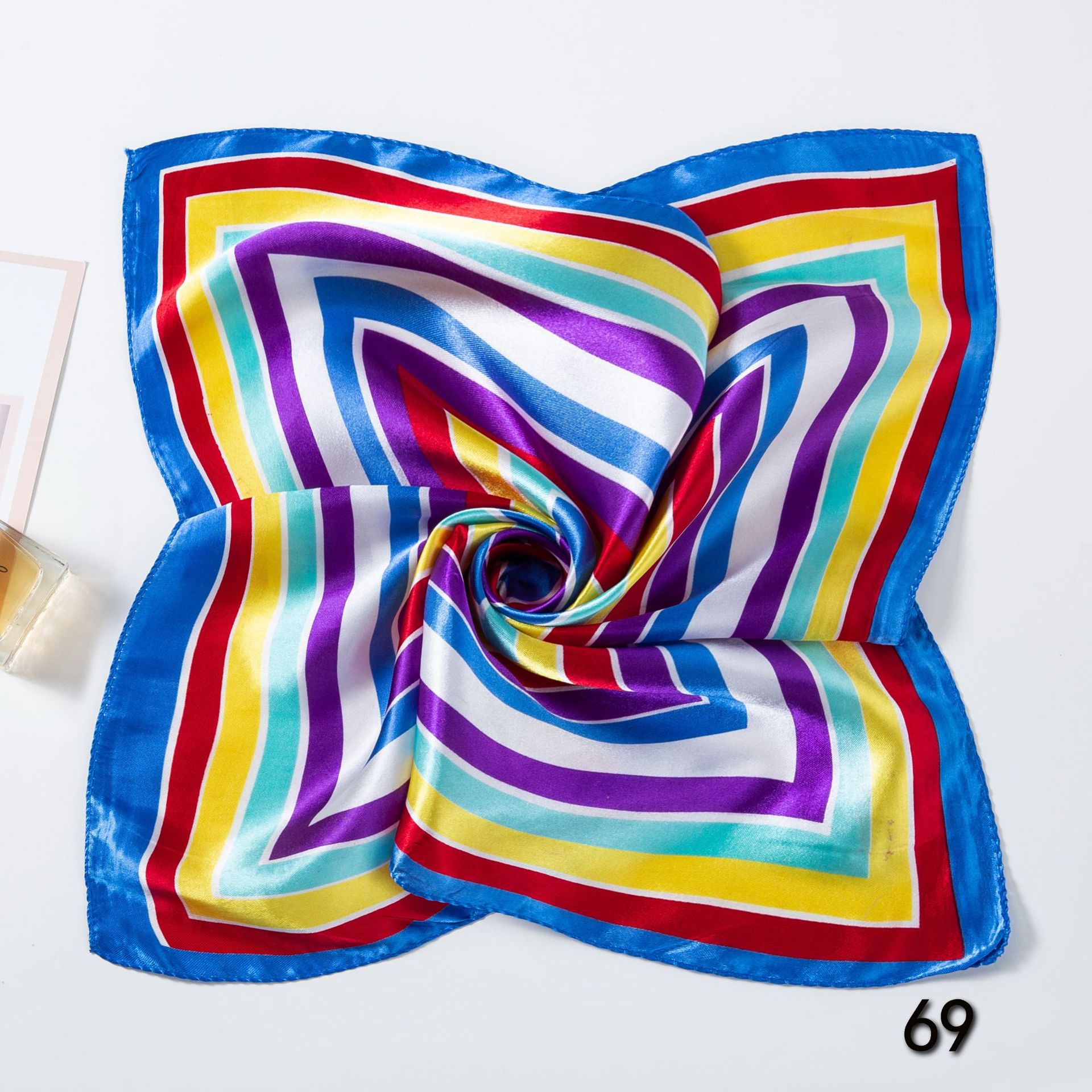 女性用スクエアシルクスカーフ,小さな首と頭のスカーフ,プリン - Ascot Neck Scarf のレビューと価格